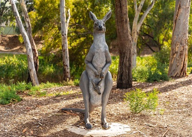 kangaroo statue